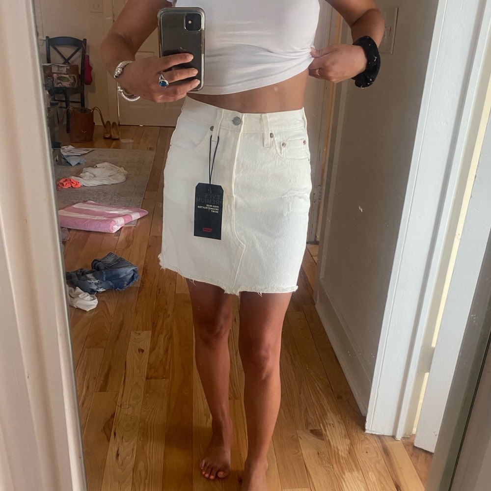 Levi’s High Rise Deconstructed Jean Skirt NWT